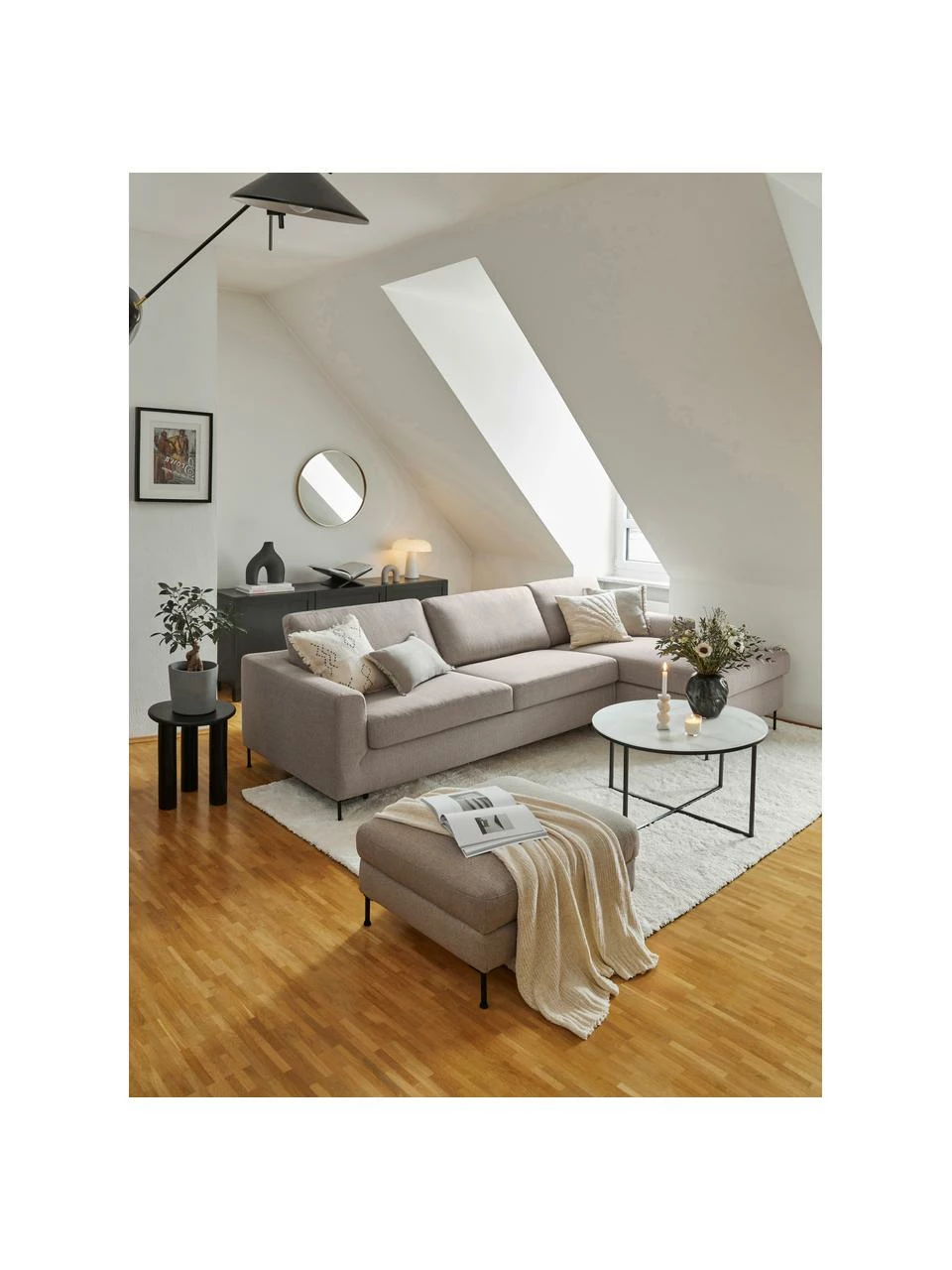 Westwing Collection Canapé convertible 3 places beige pieds en métal Cucita, larg. 274 x prof. 164 cm, méridienne à droite 2 Westwing Collection Canapé convertible 3 places beige pieds en métal Cucita, larg. 274 x prof. 164 cm, méridienne à droite – Image 2