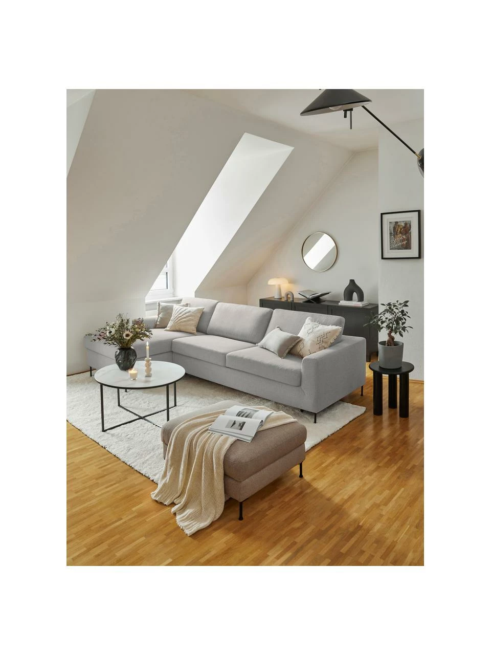 Westwing Collection Canapé convertible 3 places gris clair pieds en métal Cucita, larg. 274 x prof. 164 cm, méridienne à gauche 5 Westwing Collection Canapé convertible 3 places gris clair pieds en métal Cucita, larg. 274 x prof. 164 cm, méridienne à gauche – Image 5