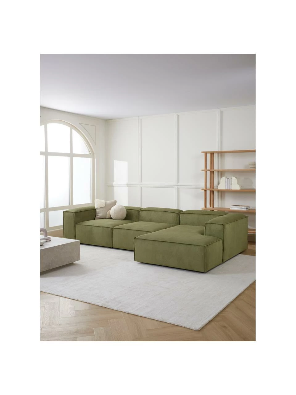 Westwing Collection Canapé d'angle modulaire velours côtelé vert Lennon, larg. 327 x prof. 180 cm, méridienne à droite 2 Westwing Collection Canapé d'angle modulaire velours côtelé vert Lennon, larg. 327 x prof. 180 cm, méridienne à droite – Image 2