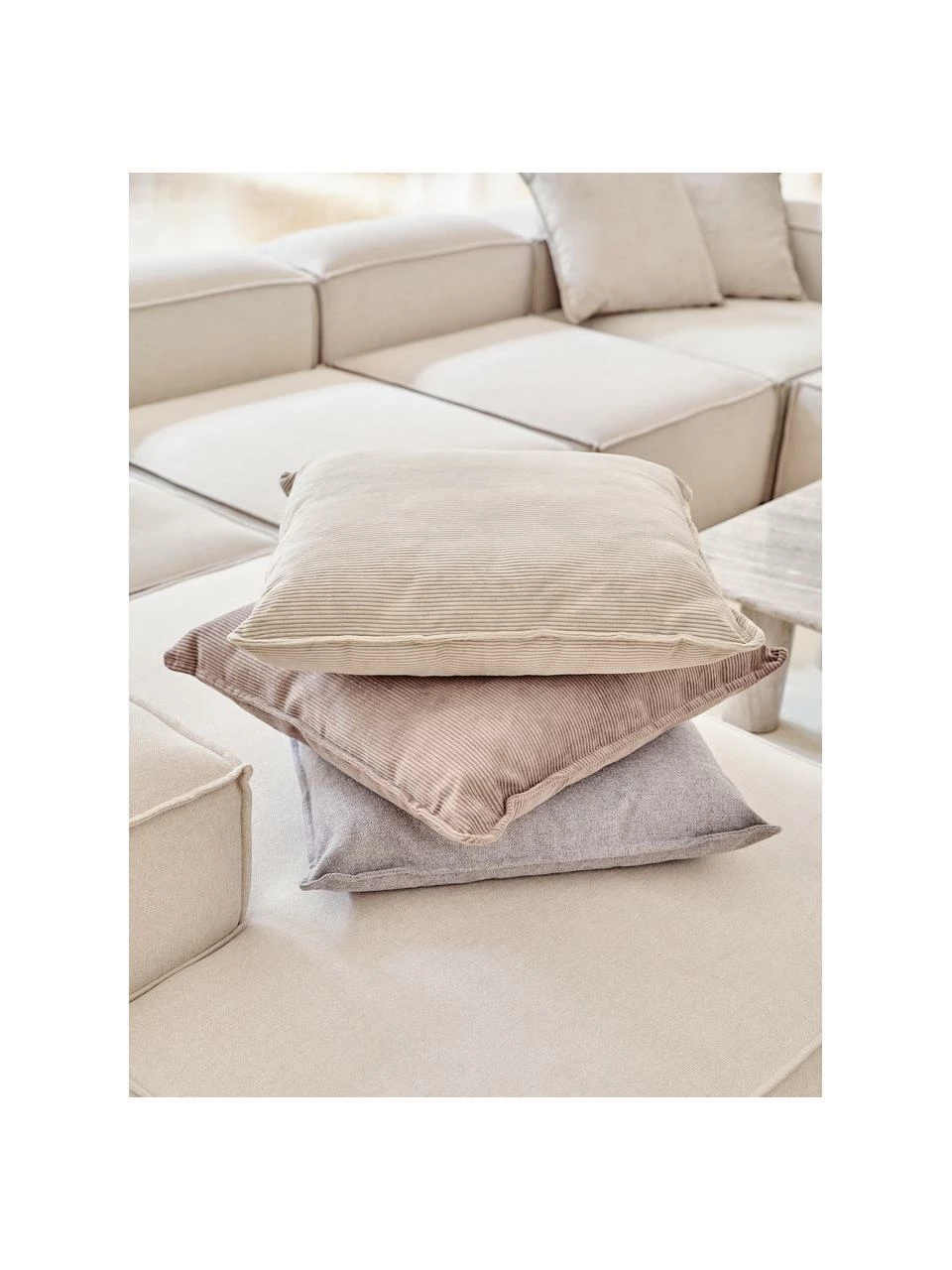 Westwing Collection Coussin canapé 60x60 velours côtelé beige Lennon, larg. 60 x long. 60 cm 2 Westwing Collection Coussin canapé 60x60 velours côtelé beige Lennon, larg. 60 x long. 60 cm – Image 2