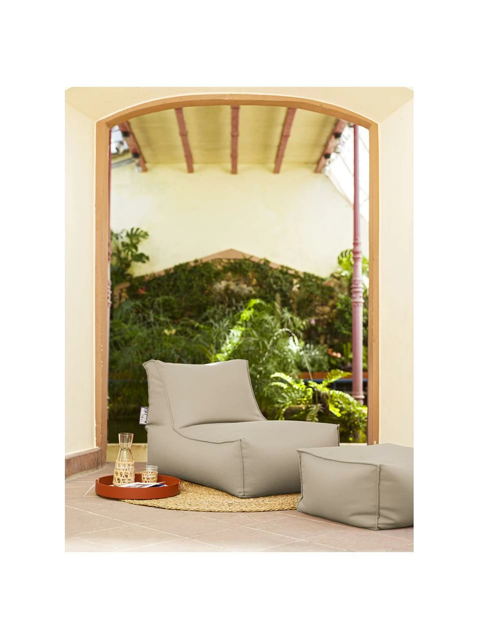 Magma Coussin de sol taupe pour extérieur Korfu, larg. 65 x haut. 35 cm 2 Magma Coussin de sol taupe pour extérieur Korfu, larg. 65 x haut. 35 cm – Image 2