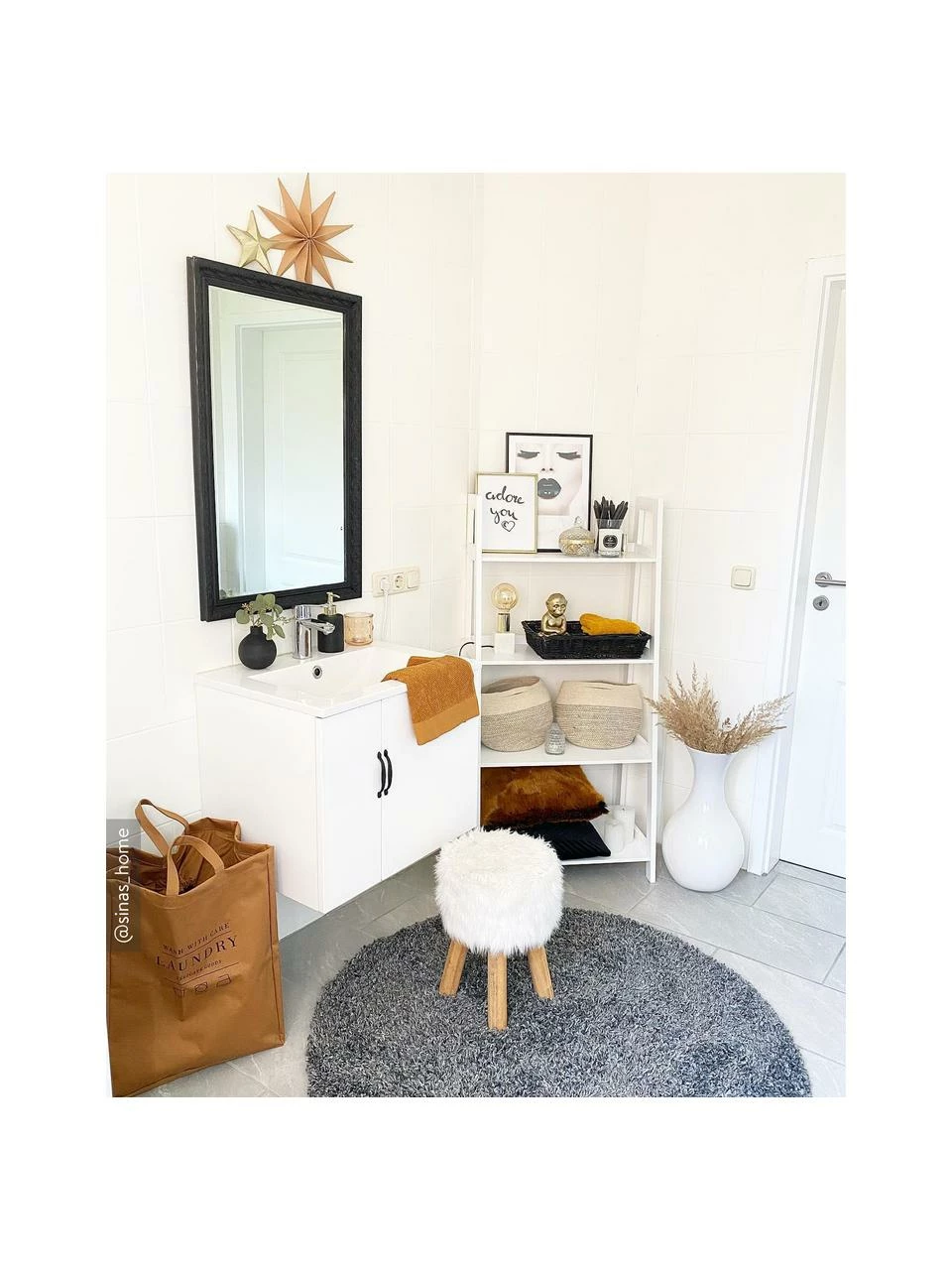 Étagère basse, blanche Wally, larg. 63 x haut. 130 cm 2 Étagère basse, blanche Wally, larg. 63 x haut. 130 cm – Image 2