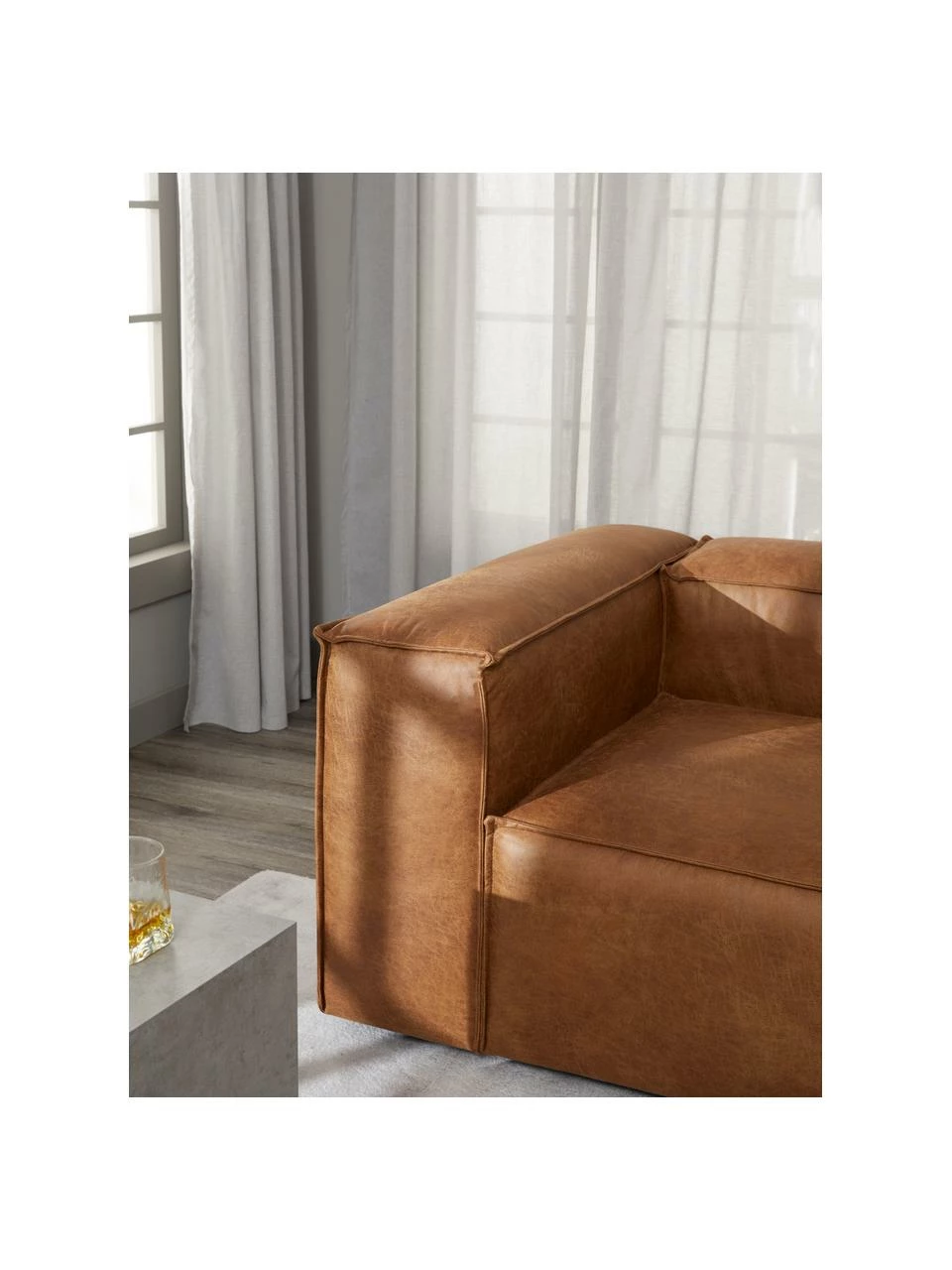 Westwing Collection Fauteuil cuir recyclé Lennon, larg. 130 x prof. 101 cm 3 Westwing Collection Fauteuil cuir recyclé Lennon, larg. 130 x prof. 101 cm – Image 3