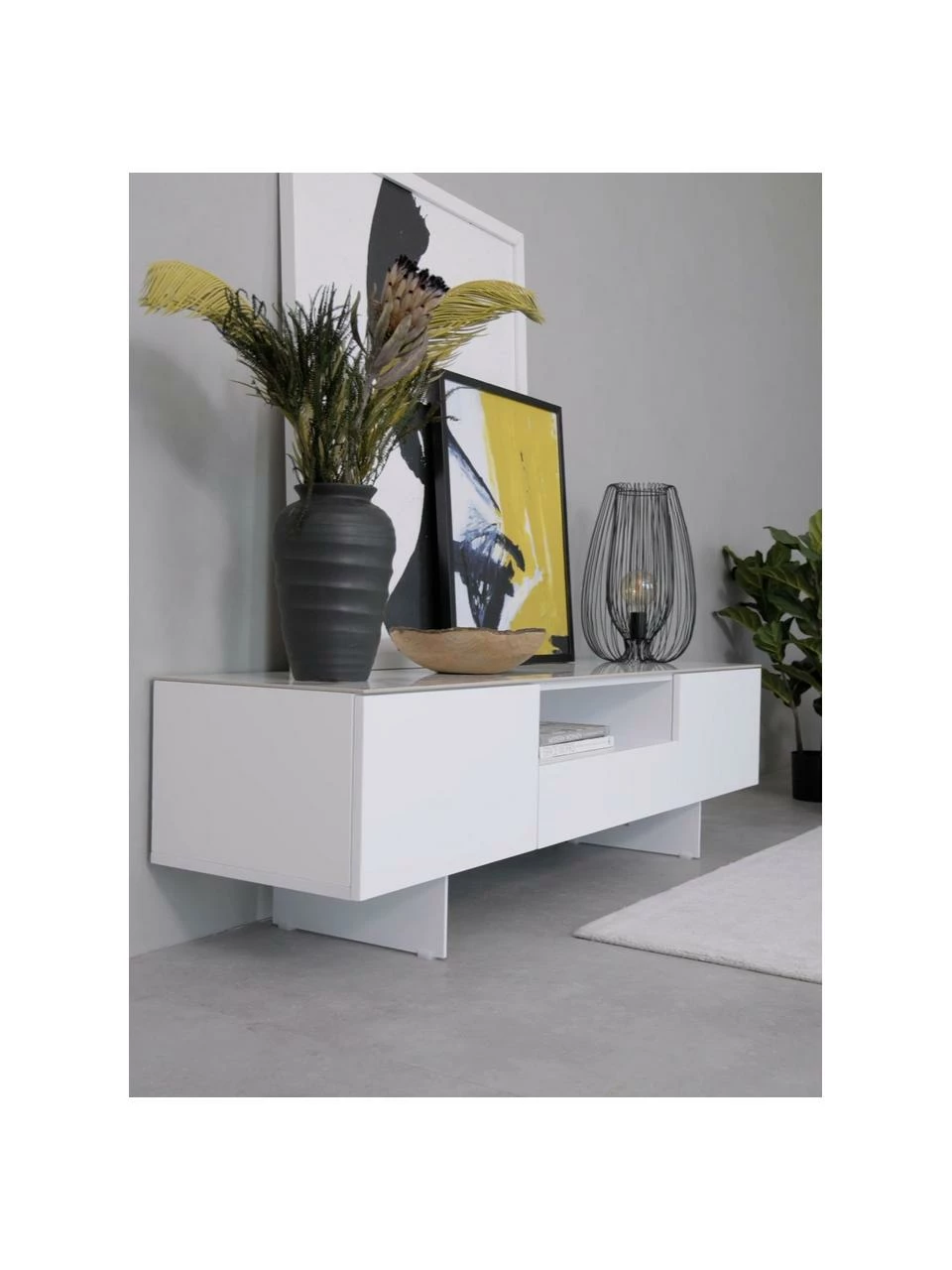 Westwing Collection Meuble TV blanc avec plateau aspect marbre Fiona, larg. 160 x haut. 46 cm 2 Westwing Collection Meuble TV blanc avec plateau aspect marbre Fiona, larg. 160 x haut. 46 cm – Image 2