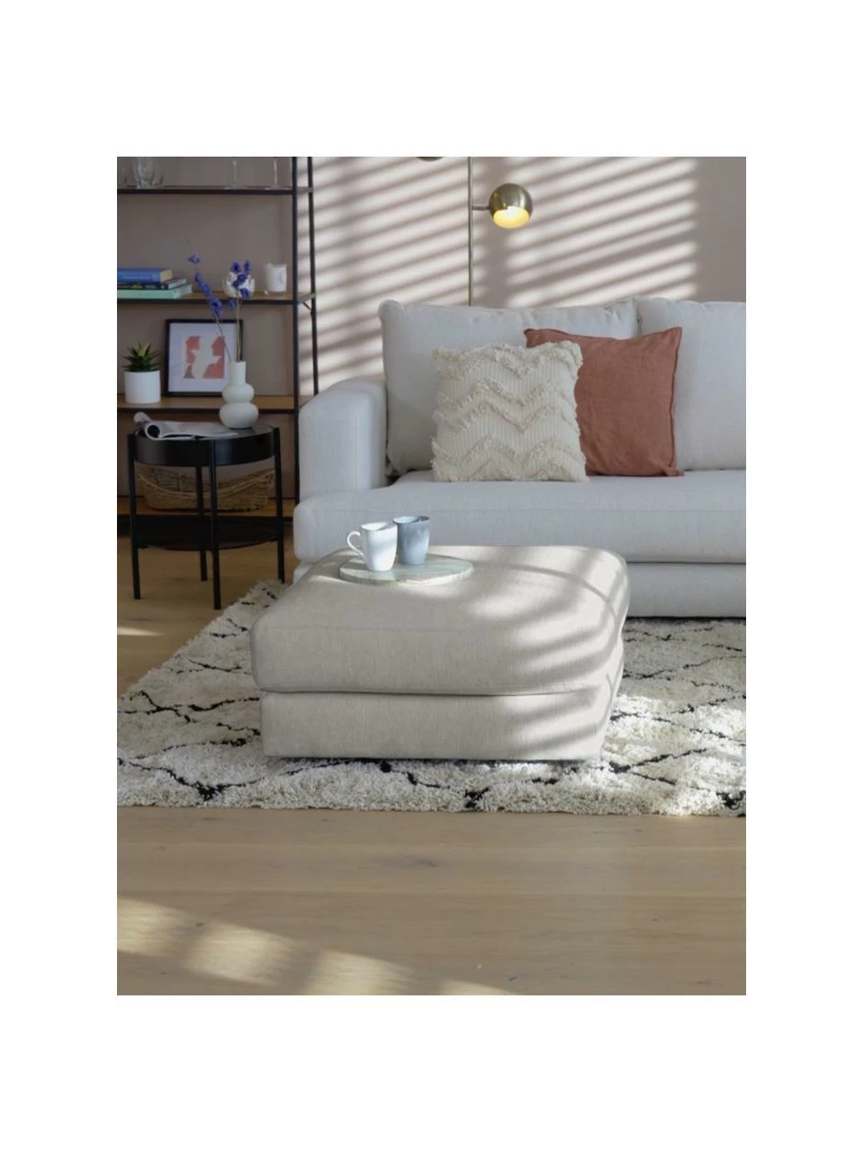 Westwing Collection Pouf canapé beige gris Tribeca, larg. 80 x haut. 40 cm 2 Westwing Collection Pouf canapé beige gris Tribeca, larg. 80 x haut. 40 cm – Image 2