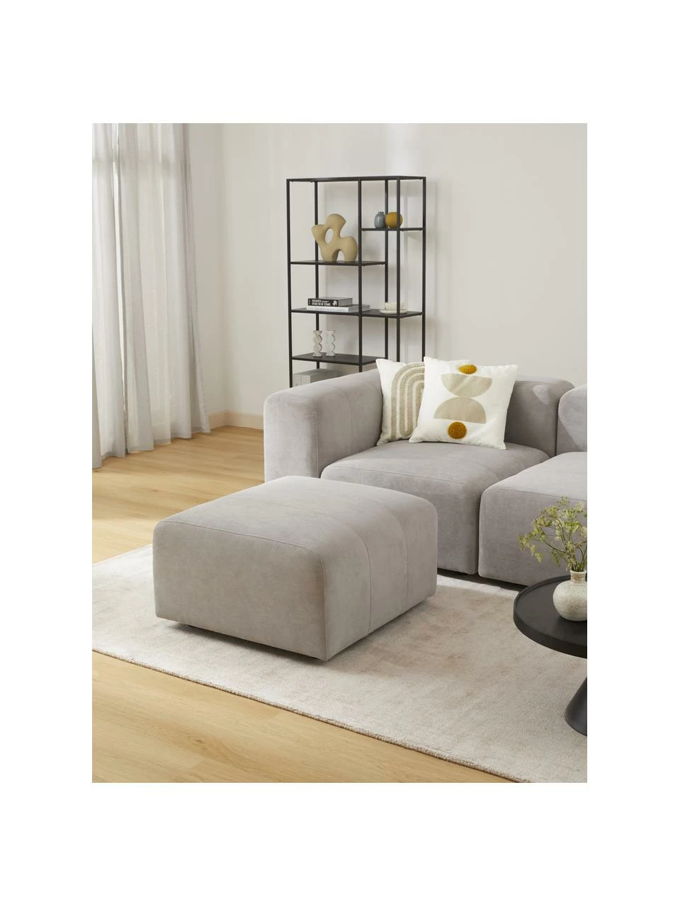 Westwing Collection Pouf canapé gris argenté Lena, larg. 76 x haut. 44 cm 2 Westwing Collection Pouf canapé gris argenté Lena, larg. 76 x haut. 44 cm – Image 2