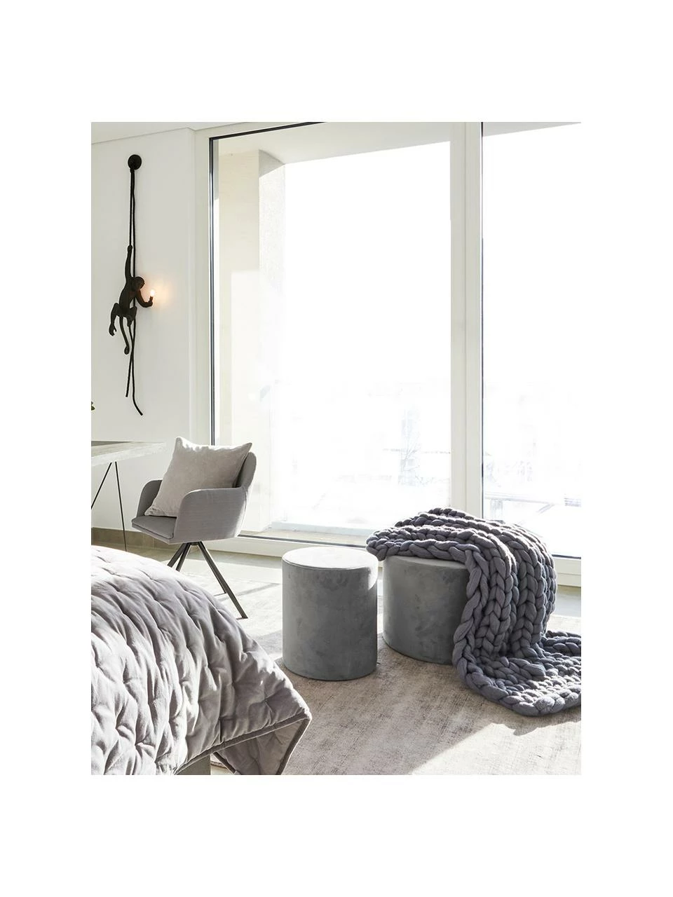 Westwing Collection Pouf rond velours Daisy, Ø 38 x haut. 45 cm 2 Westwing Collection Pouf rond velours Daisy, Ø 38 x haut. 45 cm – Image 2