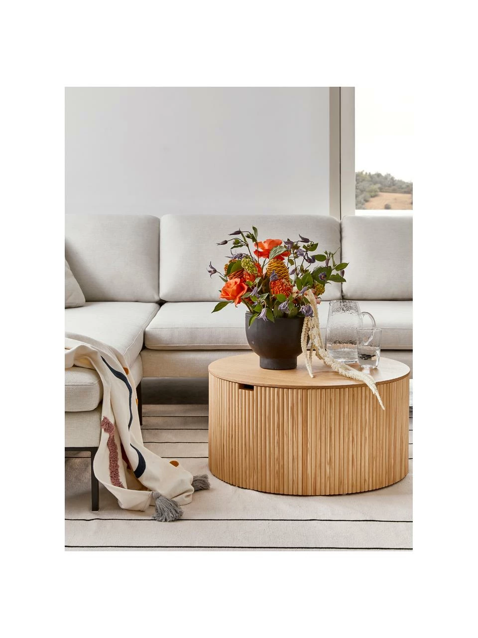 Westwing Collection Table basse avec rangement Nele, Ø 70 x haut. 36 cm 2 Westwing Collection Table basse avec rangement Nele, Ø 70 x haut. 36 cm – Image 2