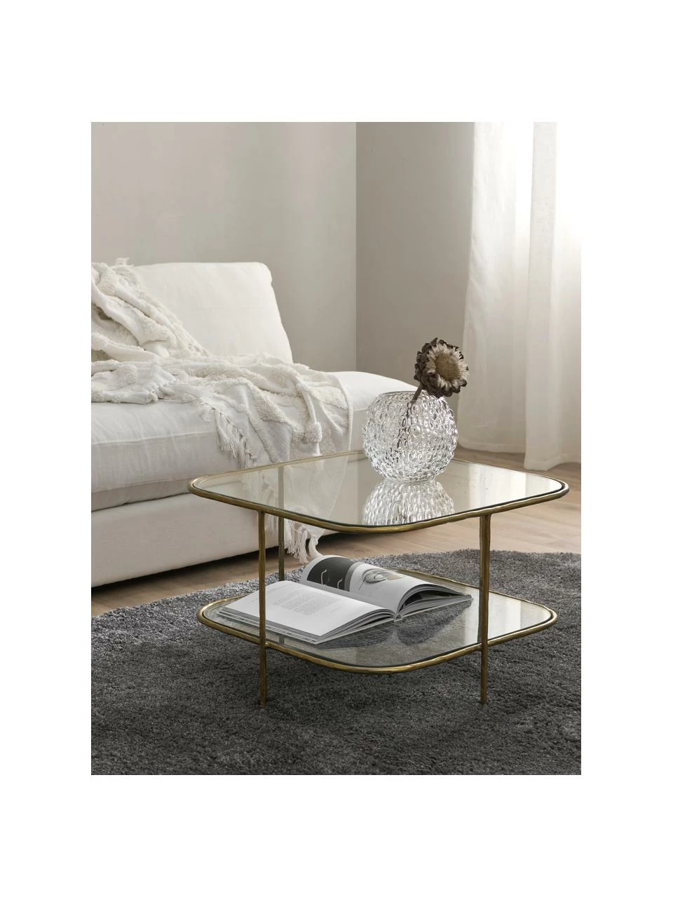 Table basse en verre finition dorée Petit, larg. 61 x haut. 41 cm 2 Table basse en verre finition dorée Petit, larg. 61 x haut. 41 cm – Image 2