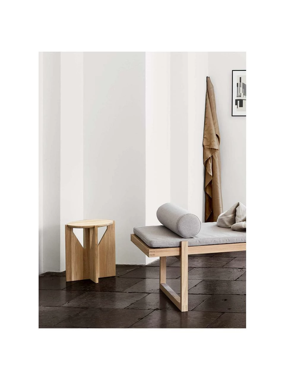 Table d'appoint bois de chêne Future, Ø 36 x haut. 42 cm 3 Table d'appoint bois de chêne Future, Ø 36 x haut. 42 cm – Image 3