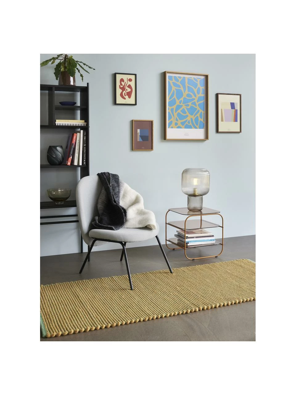 Hübsch Table d'appoint en verre couleur ambrée Echo, larg. 41 x haut. 42 cmDisponibilité limitée 5 Hübsch Table d'appoint en verre couleur ambrée Echo, larg. 41 x haut. 42 cmDisponibilité limitée – Image 5