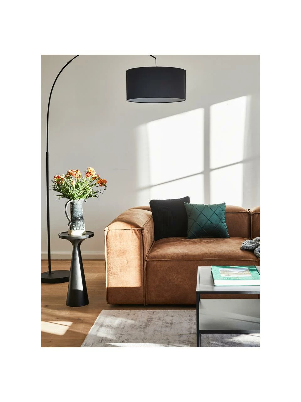 Zuiver Table d'appoint moderne noire Floss, Ø 28 x haut. 56 cm 2 Zuiver Table d'appoint moderne noire Floss, Ø 28 x haut. 56 cm – Image 2