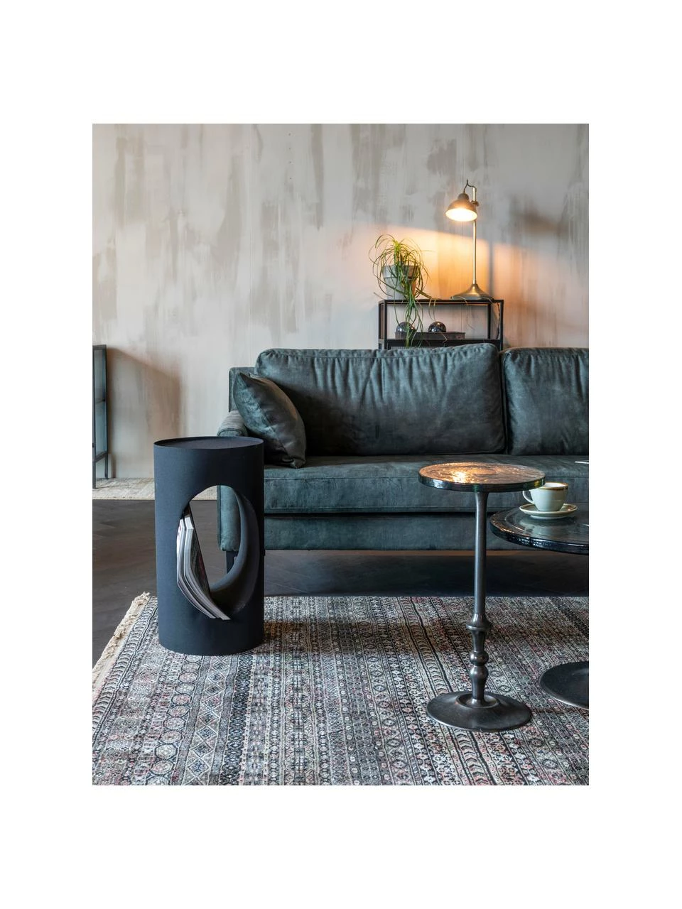 Dutchbone Table d'appoint ronde en métal Sai, Ø 30 x haut. 56 cmSeulement 1 produit disponible 2 Dutchbone Table d'appoint ronde en métal Sai, Ø 30 x haut. 56 cmSeulement 1 produit disponible – Image 2