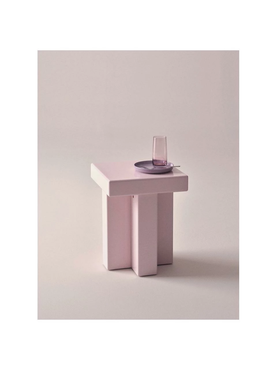 Table d'appoint rose Crozz, larg. 40 x haut. 58 cmDisponibilité limitée 2 Table d'appoint rose Crozz, larg. 40 x haut. 58 cmDisponibilité limitée – Image 2