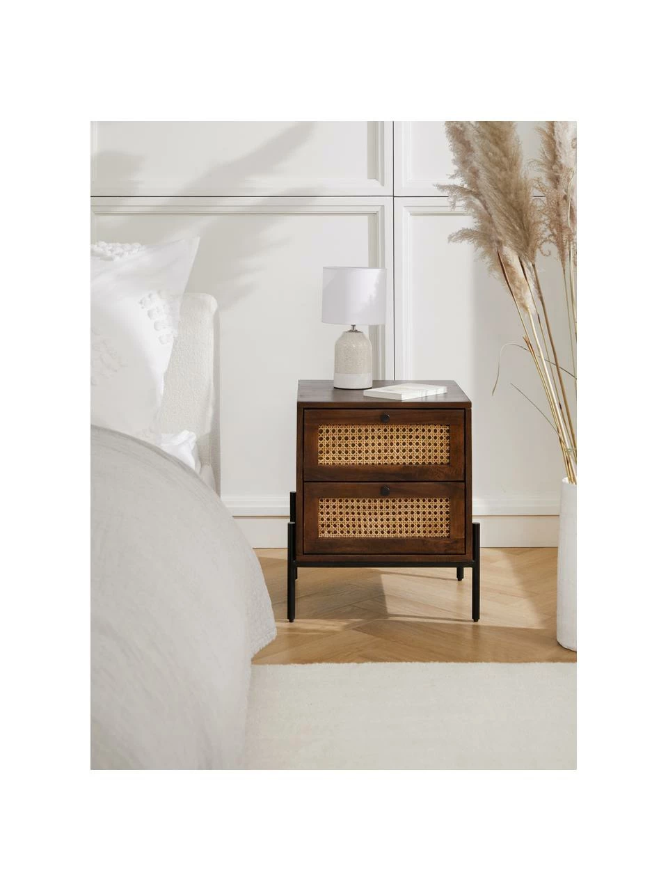 Westwing Collection Table de chevet avec tiroirs en cannage brun foncé Vienna, larg. 45 x haut. 55 cm 2 Westwing Collection Table de chevet avec tiroirs en cannage brun foncé Vienna, larg. 45 x haut. 55 cm – Image 2