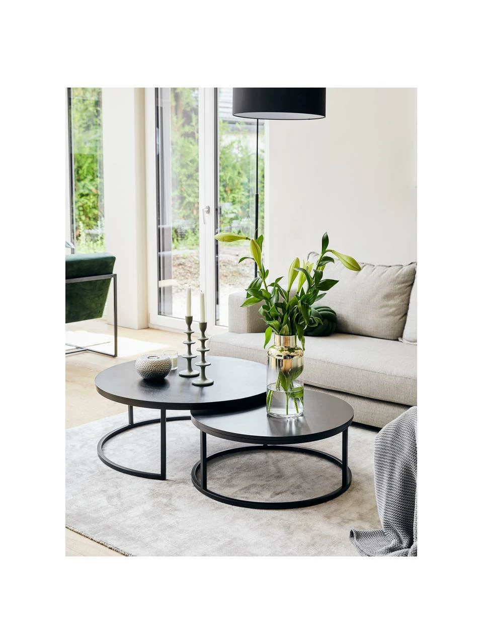 Westwing Collection Table gigogne noire en manguier Andrew, 2 élém., Lot de différentes tailles 2 Westwing Collection Table gigogne noire en manguier Andrew, 2 élém., Lot de différentes tailles – Image 2