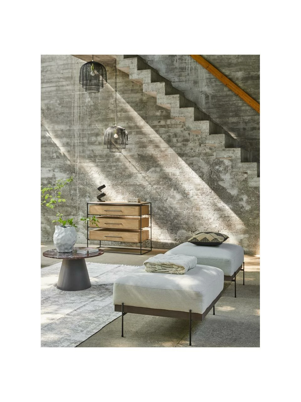 Westwing Collection Tabouret/repose-pieds beige pieds en métal Brooks, larg. 80 x haut. 43 cm 3 Westwing Collection Tabouret/repose-pieds beige pieds en métal Brooks, larg. 80 x haut. 43 cm – Image 3