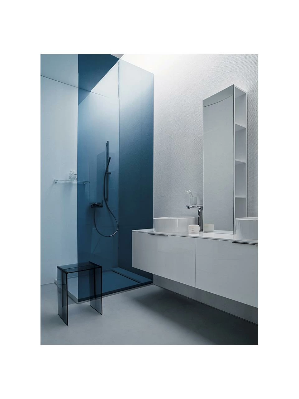 Kartell Tabouret/table d'appoint bleu Max-Beam, larg. 33 x haut. 47 cm 6 Kartell Tabouret/table d'appoint bleu Max-Beam, larg. 33 x haut. 47 cm – Image 6